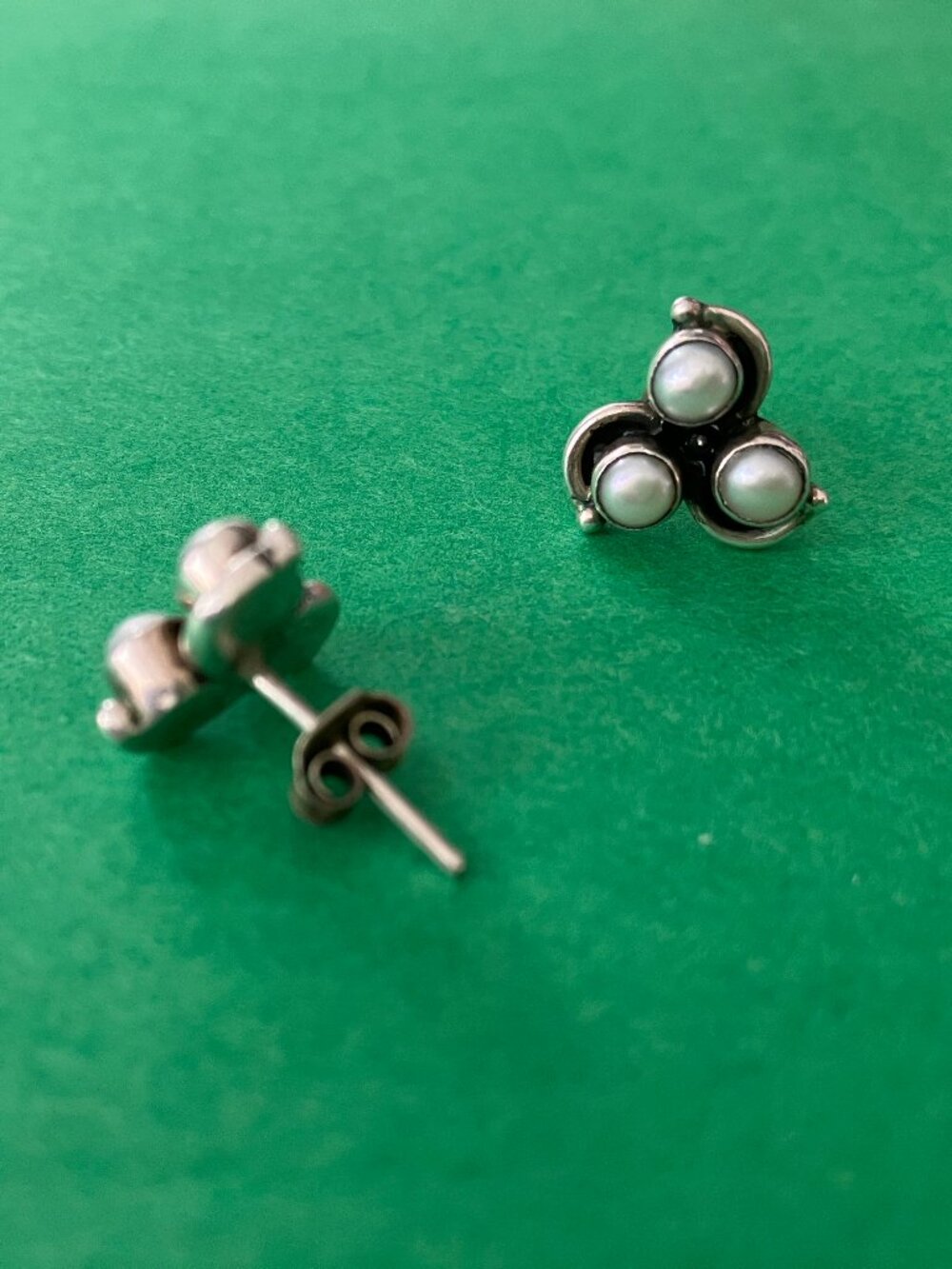 Sterling Silver & 3 Pearls Pierced Earrings Classic